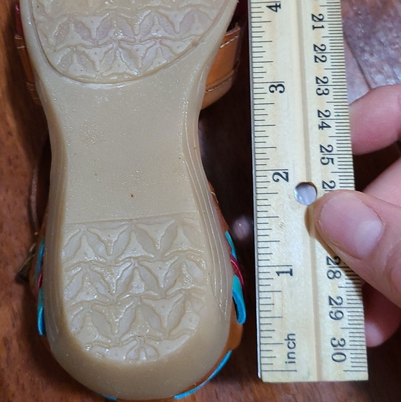 ADORABLE Frida Huaraches for little girls! - Picture 5 of 7